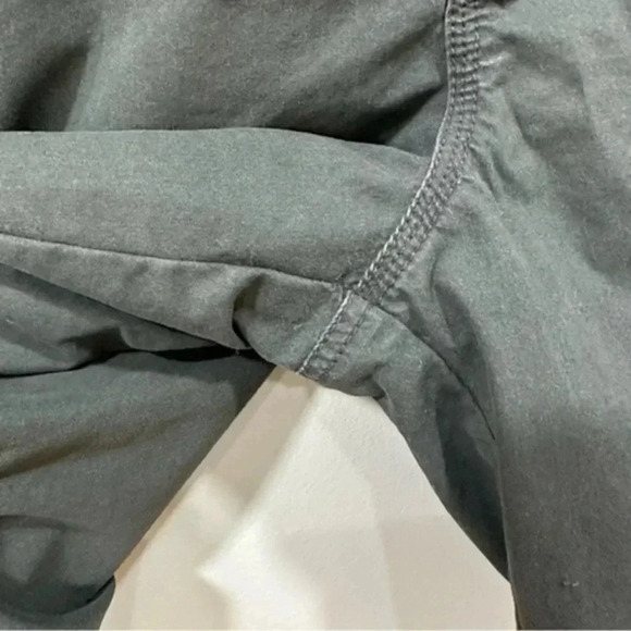 Columbia men’s gray cargo shorts 42 - Picture 9 of 13